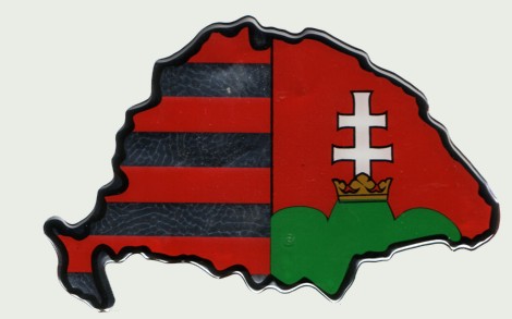 Műgyantás domború Nagymagyarország osztott kettőskeresztes matrica Műgyantás domború Nagymagyarország osztott kettőskeresztes matrica