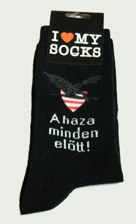 Fekete zokni A haza minden előtt felirattal Fekete zokni A haza minden előtt felirattal