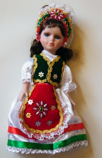 Díszbaba kerámia fejjel, magyar ruhában 20cm Díszbaba kerámia fejjel, magyar ruhában 20cm