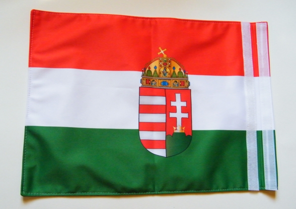 Kétoldalas nemzeti színű címeres zászló hajóra tépőzárral (30X40cm) Kétoldalas nemzeti színű címeres zászló hajóra tépőzárral (30X40cm)