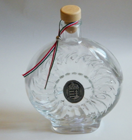 Boros üvegkulacs ón címerrel 0,5l Boros üvegkulacs ón címerrel 0,5l