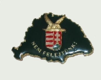 Nagy-Magyarországos fekete turulos címeres jelvény (39x24 mm) Nagy-Magyarországos fekete turulos címeres jelvény (39x24 mm)