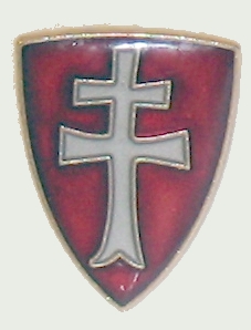 Szabír -Magyar pajzs dupla keresztes jelvény (15x20 mm) Szabír -Magyar pajzs dupla keresztes jelvény (15x20 mm)