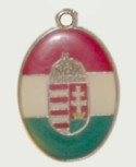 Ovális címeres (piros-fehér-zöld) nyaklánc bőrszíjjal Ovális címeres (piros-fehér-zöld) nyaklánc bőrszíjjal