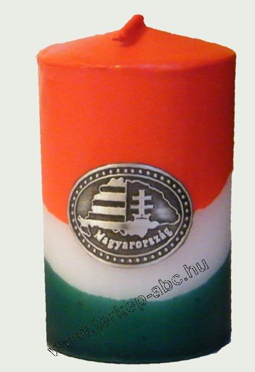 Nemzeti színű henger gyertya 10cm, Nagy-Magyarország ónmatricával(3,2x4cm) - Kattintásra bezárul
